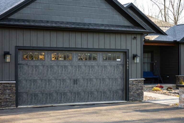 Genson dark door and house combo