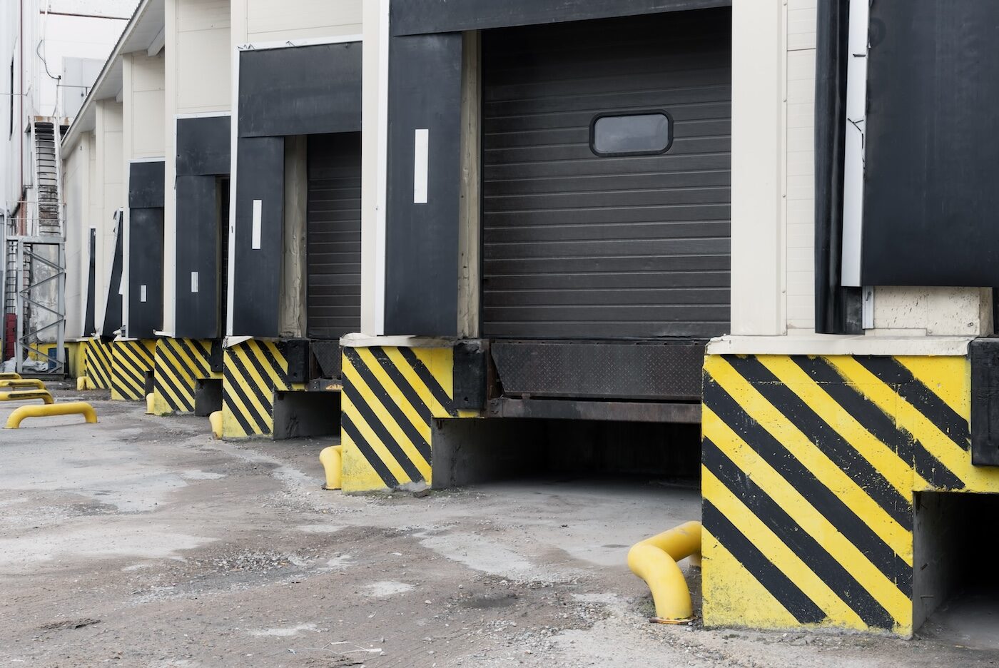loading and unloading dock gates and dock shelters in the area of the warehouse complex